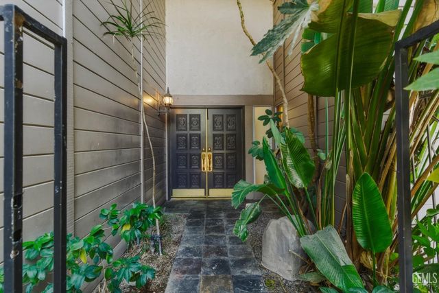 5201 Pla Vada Drive, Bakersfield, CA 93306