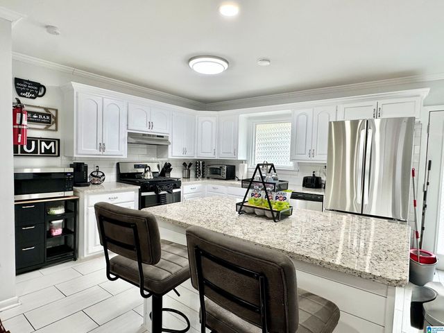 521 MOUNTAIN DRIVE, Birmingham, AL 35206