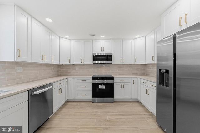 66-B ESSEX RD, Monroe Township, NJ 08831