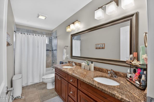 95 Savannah Road, Toms River, NJ 08757