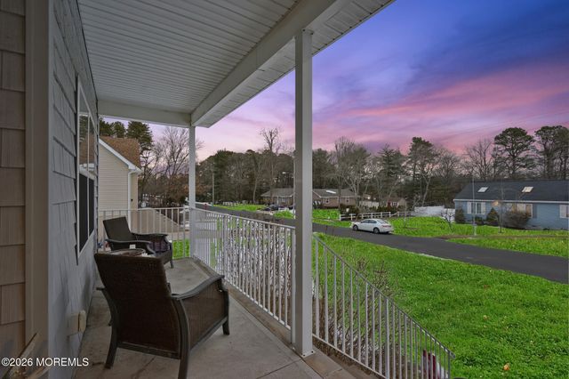 95 Savannah Road, Toms River, NJ 08757