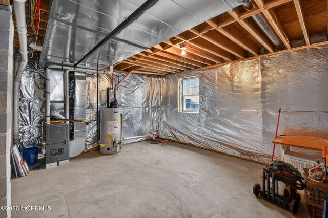 95 Savannah Road, Toms River, NJ 08757