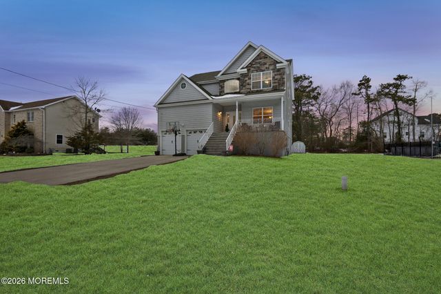 95 Savannah Road, Toms River, NJ 08757