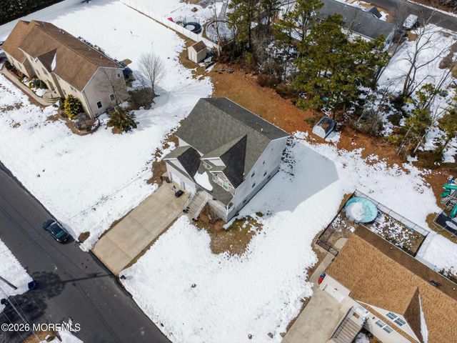 95 Savannah Road, Toms River, NJ 08757