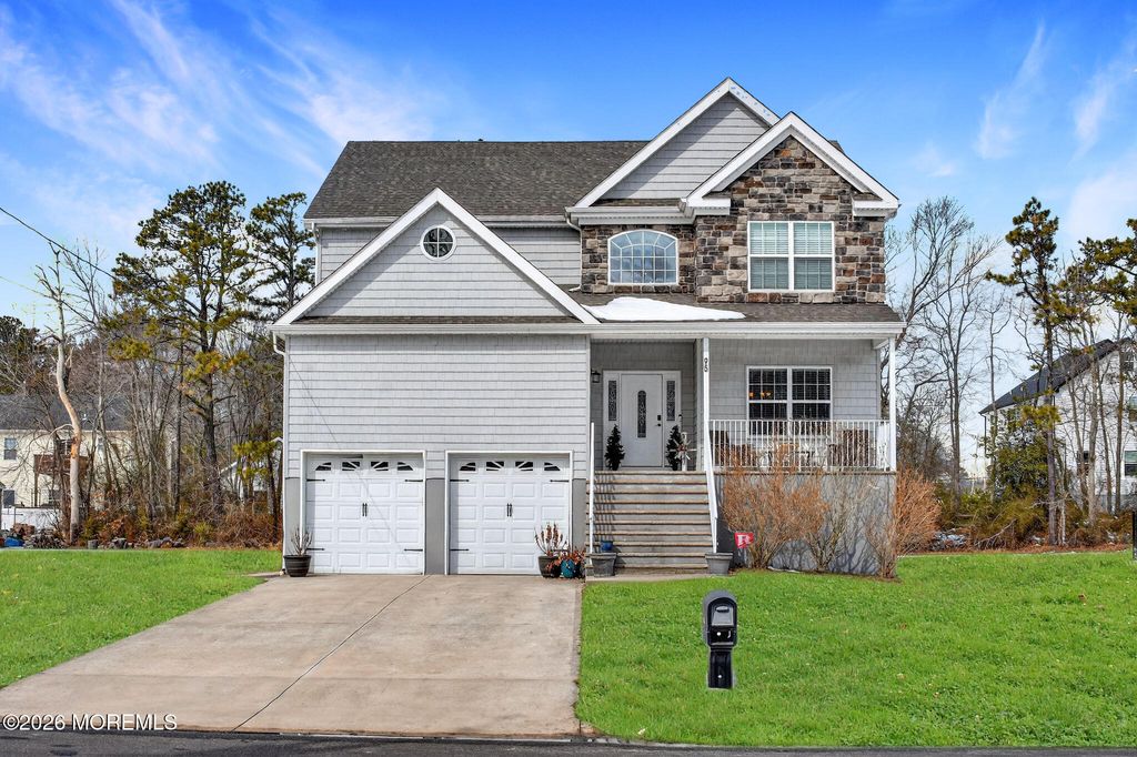 95 Savannah Road, Toms River, NJ 08757