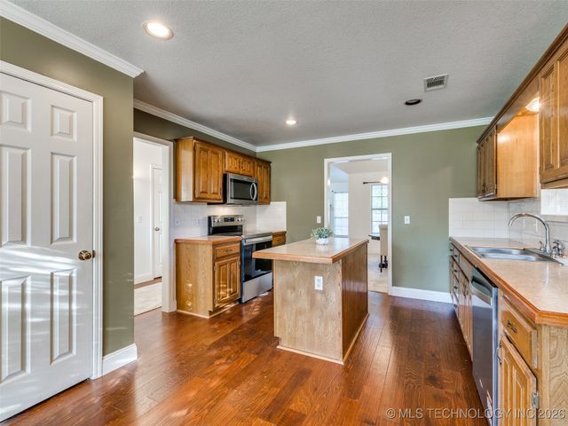 4717 S Ash Avenue, Broken Arrow, OK 74011