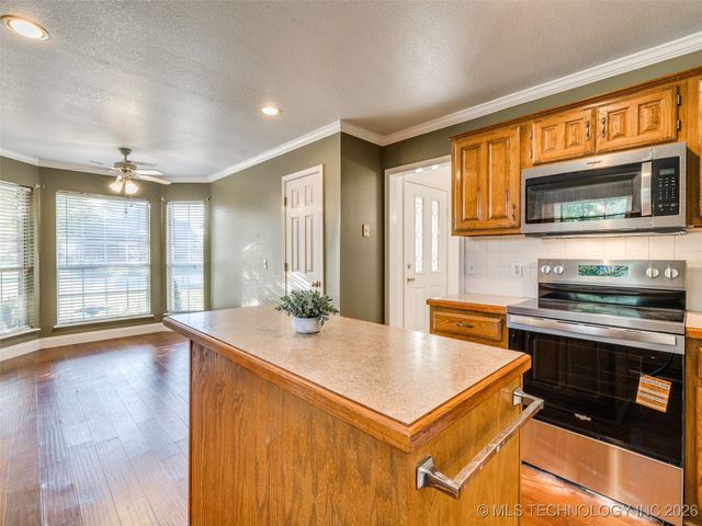 4717 S Ash Avenue, Broken Arrow, OK 74011