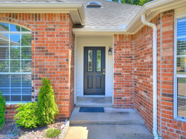 4717 S Ash Avenue, Broken Arrow, OK 74011