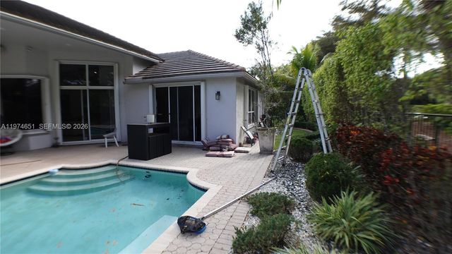 2503 Provence Cir, Weston, FL 33327