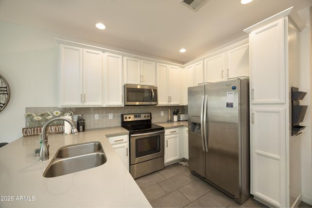 2511 W QUEEN CREEK Road 232, Chandler, AZ 85248