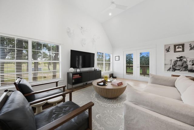 3685 Nixon Lake Road, Carmine, TX 78932