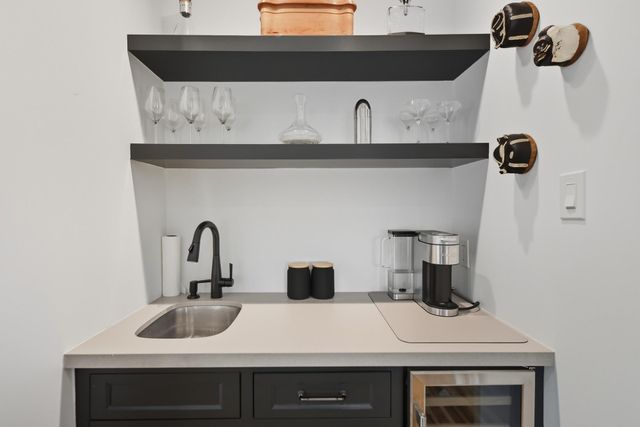 3685 Nixon Lake Road, Carmine, TX 78932