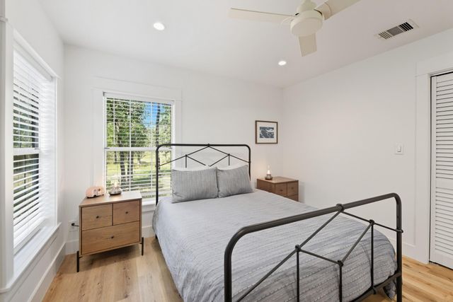 3685 Nixon Lake Road, Carmine, TX 78932