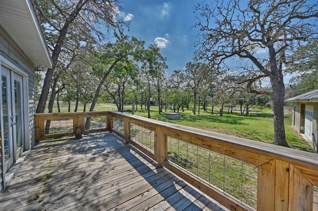 3685 Nixon Lake Road, Carmine, TX 78932