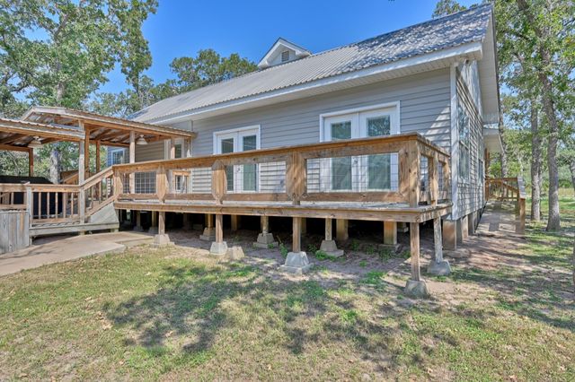 3685 Nixon Lake Road, Carmine, TX 78932