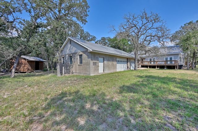 3685 Nixon Lake Road, Carmine, TX 78932