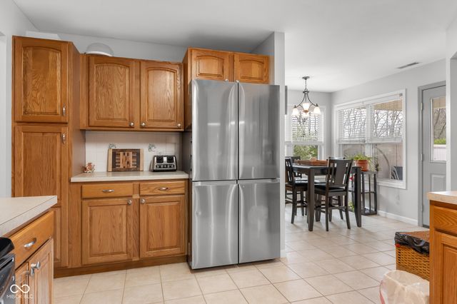 6115 E Prairie Stream Way, Columbus, IN 47203