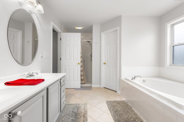 6115 E Prairie Stream Way, Columbus, IN 47203