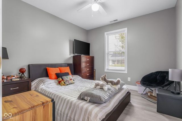 6115 E Prairie Stream Way, Columbus, IN 47203