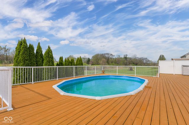6115 E Prairie Stream Way, Columbus, IN 47203