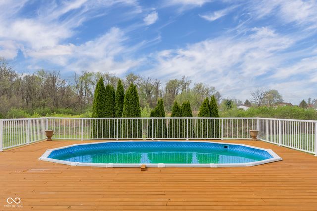 6115 E Prairie Stream Way, Columbus, IN 47203