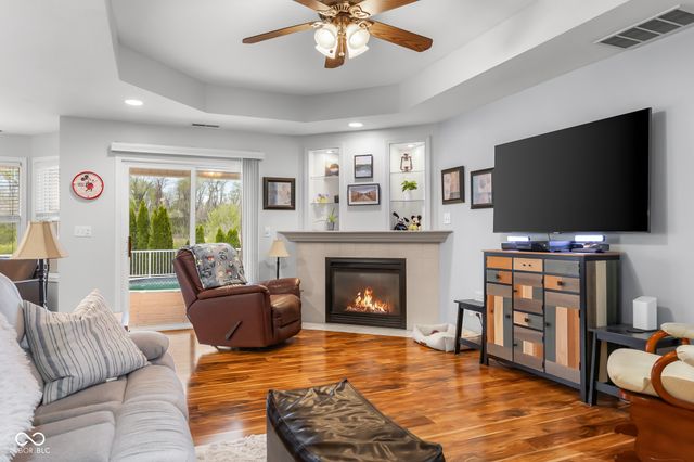 6115 E Prairie Stream Way, Columbus, IN 47203