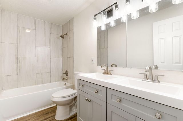 1605 7th Street NW, Albuquerque, NM 87102