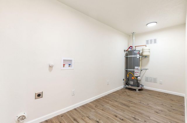 1605 7th Street NW, Albuquerque, NM 87102