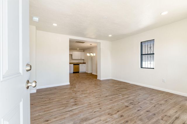 1605 7th Street NW, Albuquerque, NM 87102