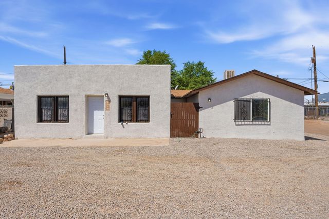 1605 7th Street NW, Albuquerque, NM 87102