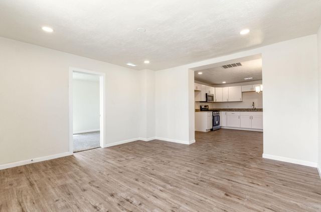 1605 7th Street NW, Albuquerque, NM 87102