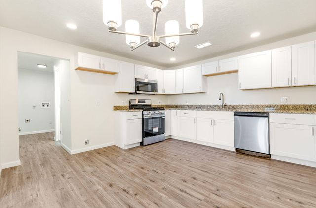 1605 7th Street NW, Albuquerque, NM 87102