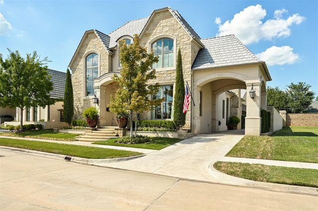 1121 Cumberland Court, Nichols Hills, OK 73116