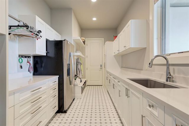 1121 Cumberland Court, Nichols Hills, OK 73116