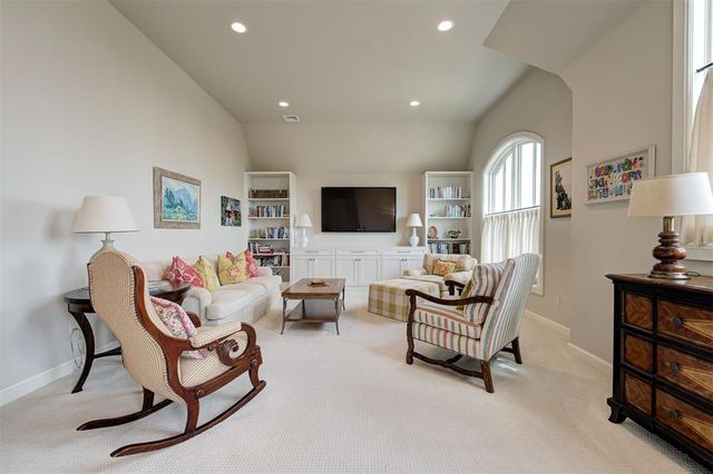1121 Cumberland Court, Nichols Hills, OK 73116