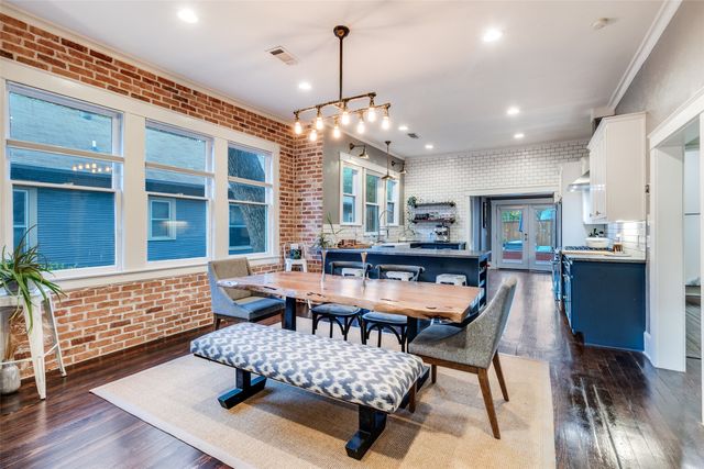 340 S Edgefield Avenue, Dallas, TX 75208