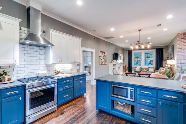 340 S Edgefield Avenue, Dallas, TX 75208