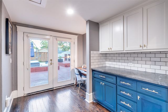 340 S Edgefield Avenue, Dallas, TX 75208