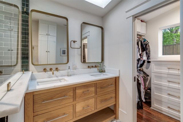 340 S Edgefield Avenue, Dallas, TX 75208