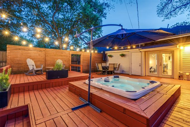 340 S Edgefield Avenue, Dallas, TX 75208