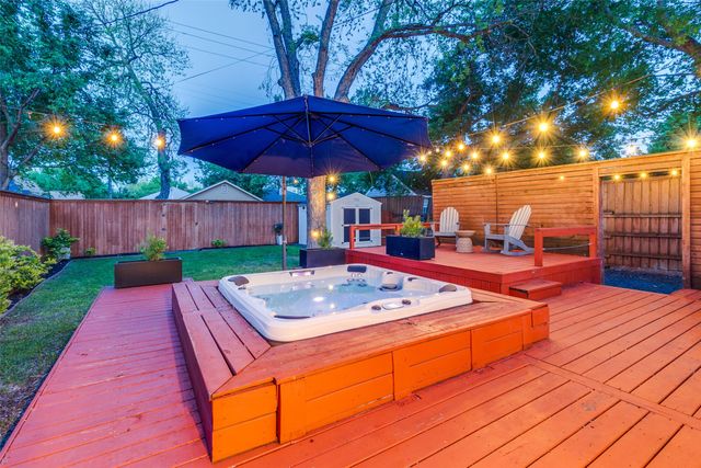 340 S Edgefield Avenue, Dallas, TX 75208