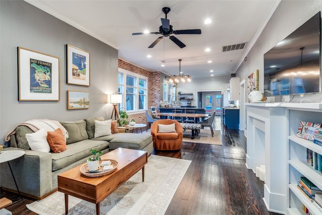 340 S Edgefield Avenue, Dallas, TX 75208