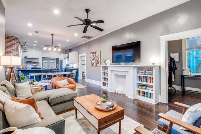 340 S Edgefield Avenue, Dallas, TX 75208