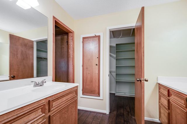 2031 Aloft Court, Crosby, TX 77532