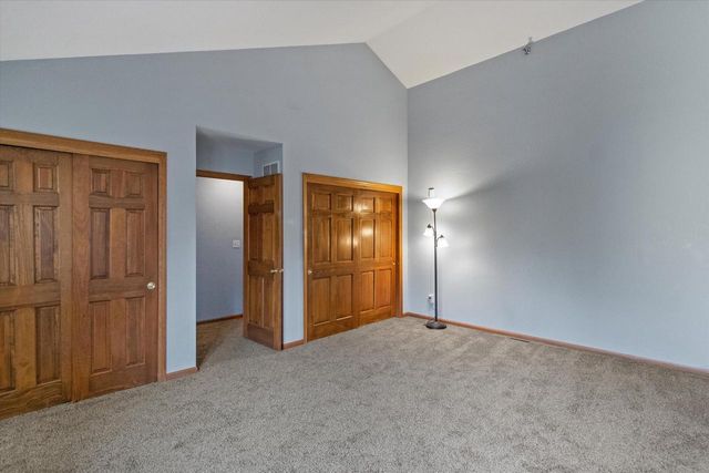 2975 River Birch DRIVE #F, Brookfield, WI 53045