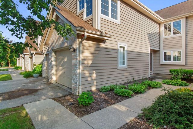 2975 River Birch DRIVE #F, Brookfield, WI 53045
