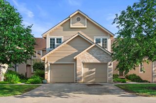 2975 River Birch DRIVE #F, Brookfield, WI 53045