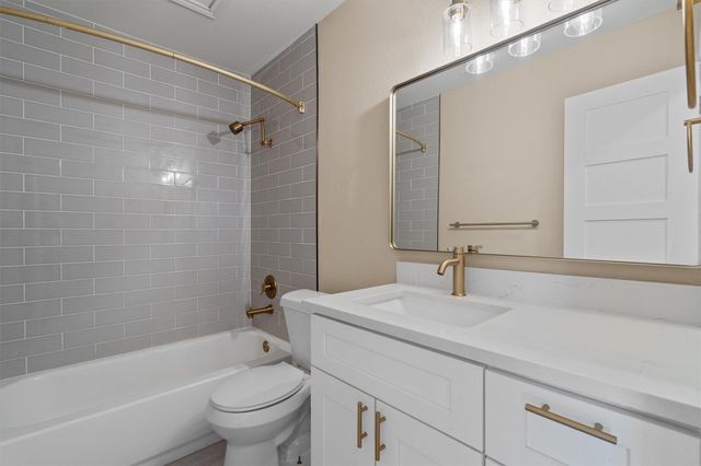 11901 Swearingen DR 105, Austin, TX 78758