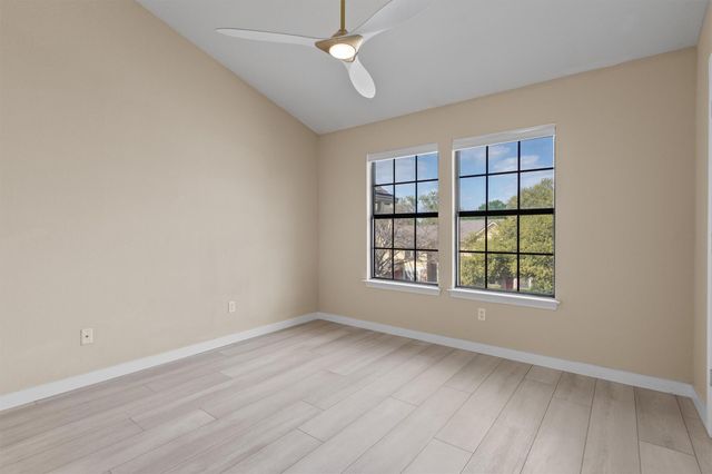 11901 Swearingen DR 105, Austin, TX 78758