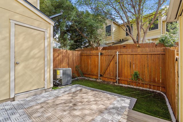 11901 Swearingen DR 105, Austin, TX 78758